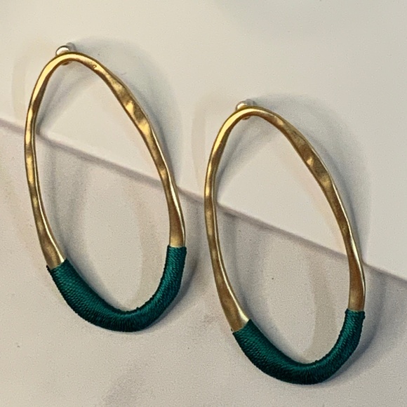 Teal Green Hammered Oval Hoop Earrings with woven thread - Picture 2 of 3
